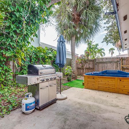 Cape Canaveral Cottage With Hot Tub Walk To Beach Kültér fotó