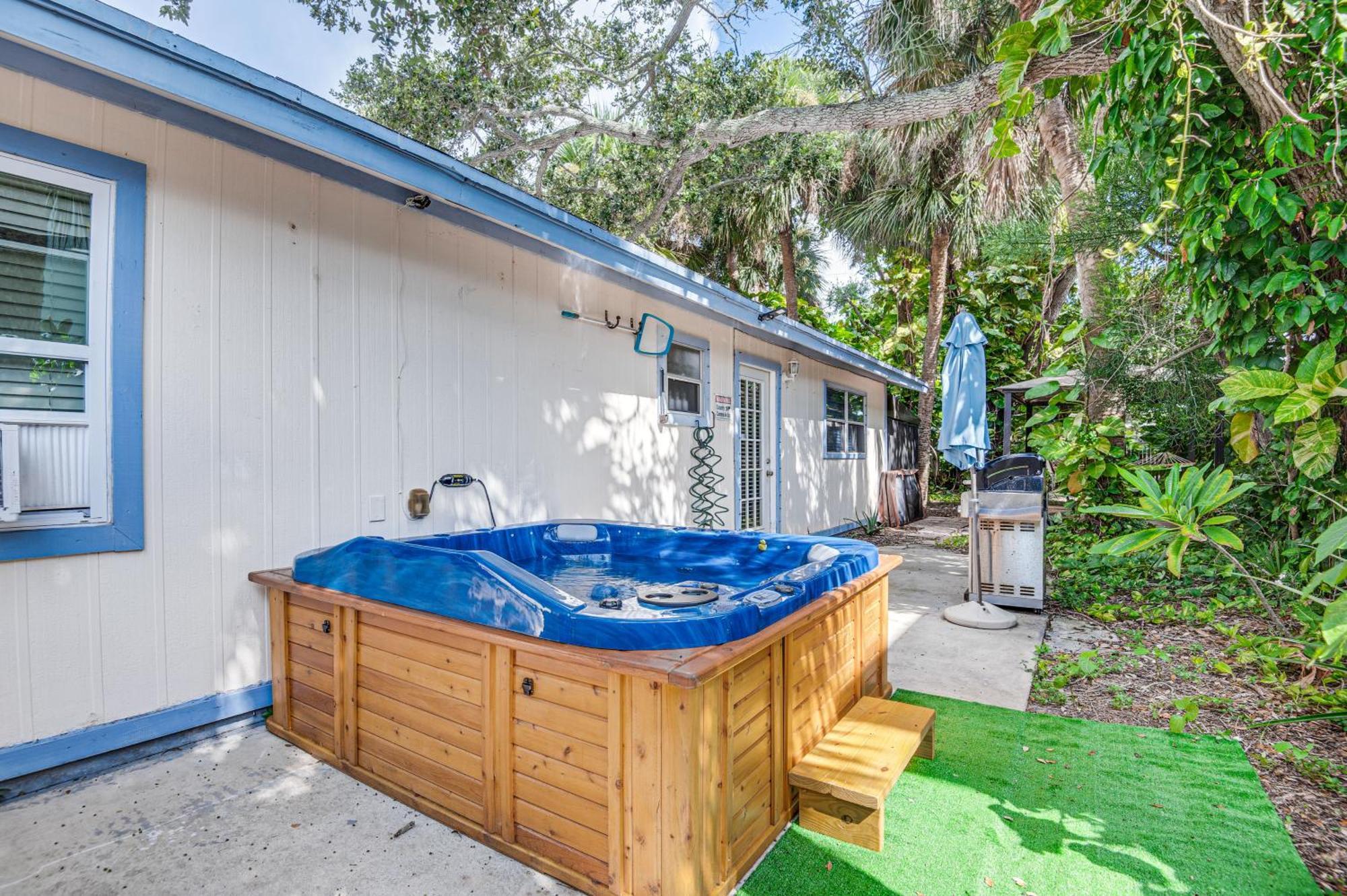 Cape Canaveral Cottage With Hot Tub Walk To Beach Kültér fotó